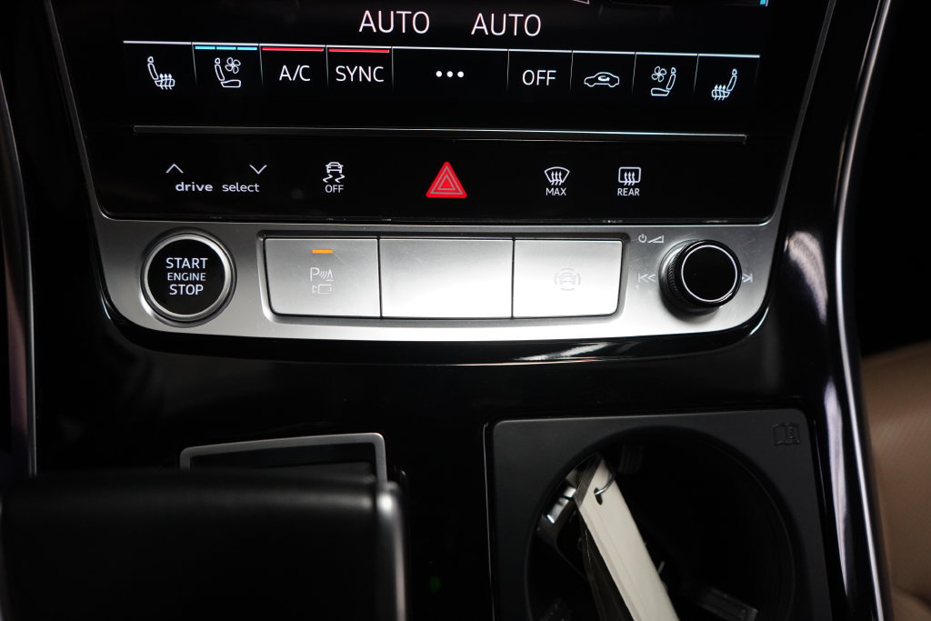 Used 2022 Audi Q8 Prestige w/ Prestige Package AWD/4WD image 42