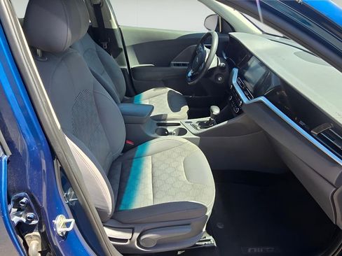 Used 2020 Kia Niro LX image 17