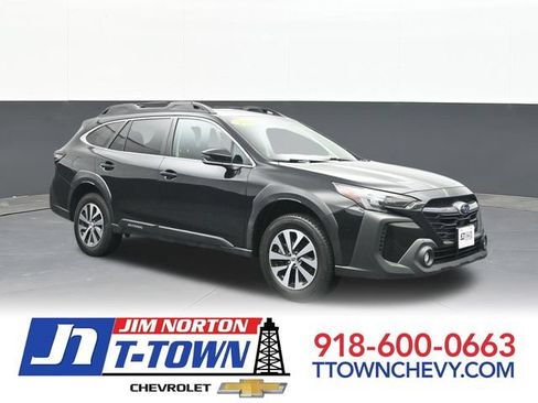 Used 2023 Subaru Outback Premium AWD/4WD image 1