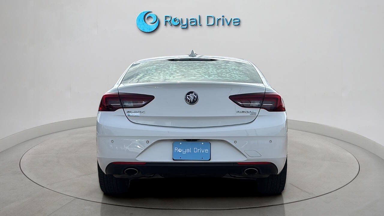 Used 2018 Buick Regal Essence w/ Driver Confidence Package #1 AWD/4WD image 4