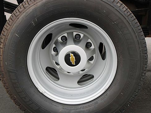 Used 2023 Chevrolet Silverado 3500 W/T image 33