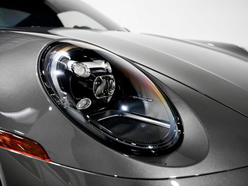 Used 2024 Porsche 911 Carrera S RWD image 40