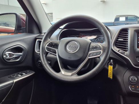 Used 2019 Jeep Cherokee Latitude w/ Popular Appearance Group FWD image 15