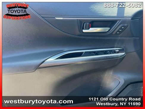 Certified 2024 Toyota Venza XLE AWD/4WD image 19
