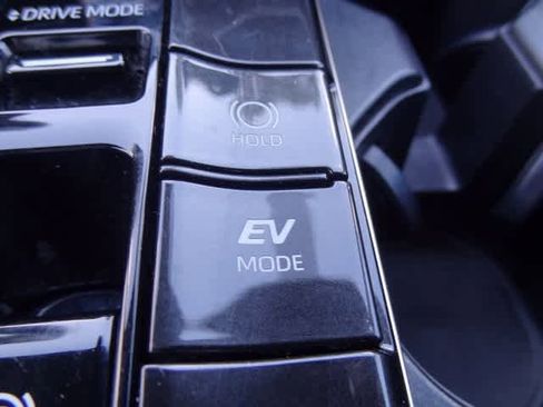 Used 2024 Toyota Crown XLE image 35