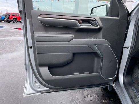 Used 2025 GMC Sierra 1500 SLT image 9