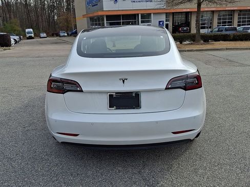 Used 2019 Tesla Model 3 Mid Range image 5