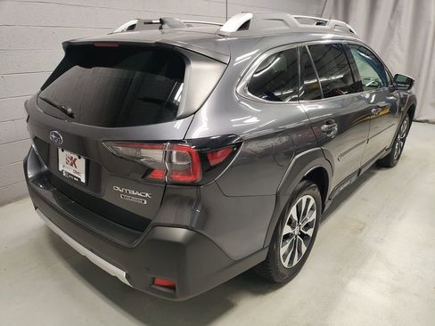 Used 2025 Subaru Outback Touring image 2