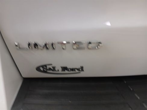 Certified 2024 Ford Expedition Limited image 10