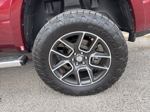 Used 2019 RAM 1500 Laramie image 21