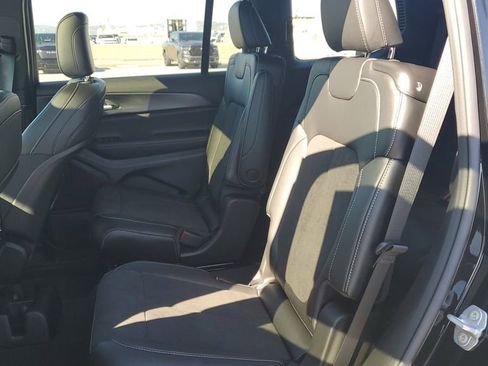 New 2025 Jeep Grand Cherokee L Altitude image 15