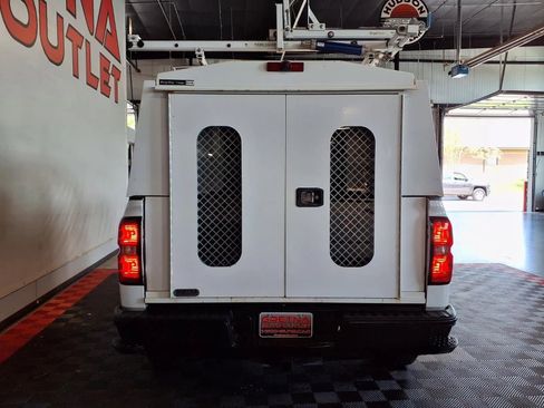 Used 2018 Chevrolet Silverado 1500 W/T w/ Trailering Package RWD image 5