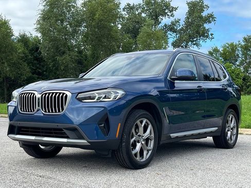 Used 2024 BMW X3 xDrive30i w/ Premium Package AWD/4WD image 3
