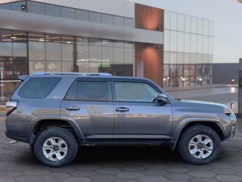 Used 2016 Toyota 4Runner SR5 image 12