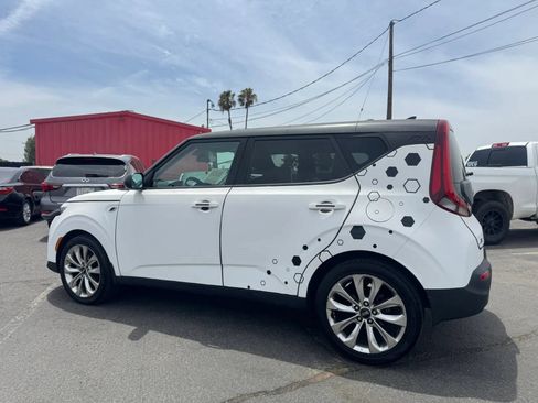 Used 2021 Kia Soul LX FWD image 4