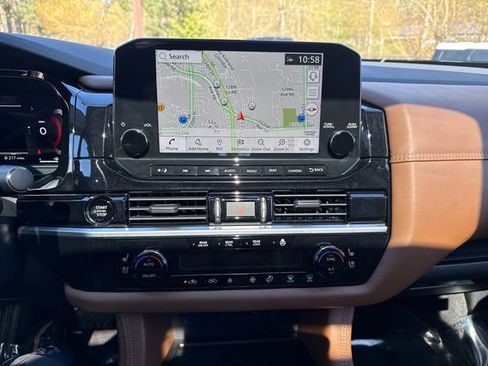 Used 2025 Nissan Pathfinder Platinum w/ Black Appearance Package AWD/4WD image 24