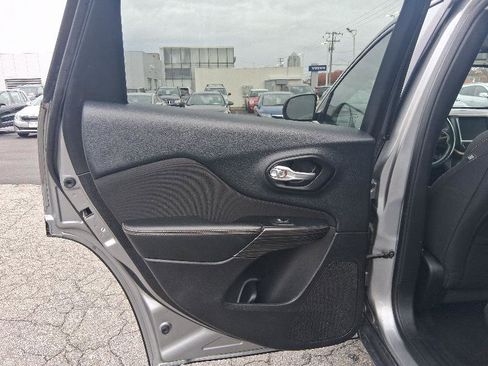 Used 2015 Jeep Cherokee Latitude w/ Cold Weather Group image 24