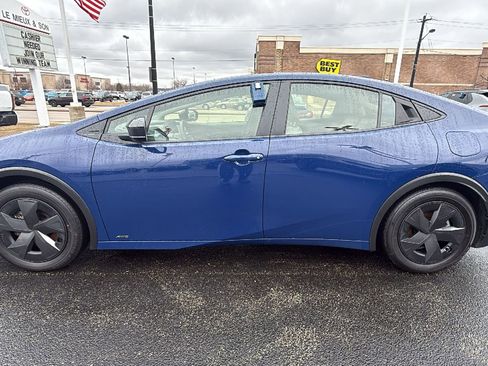 Used 2024 Toyota Prius LE image 4
