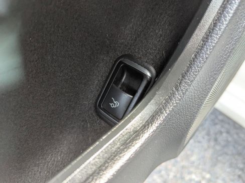 Used 2016 Mercedes-Benz E 400 4MATIC Coupe image 15