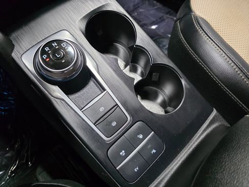 Used 2022 Ford Escape Titanium w/ Titanium Premium Package image 38