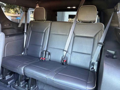 Used 2021 GMC Yukon XL SLT w/ SLT Luxury Plus Package AWD/4WD image 13