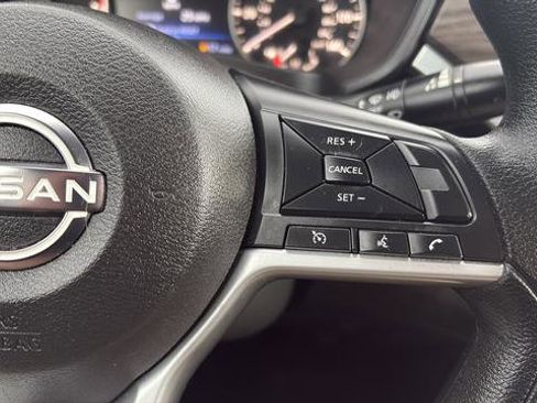 Used 2025 Nissan Altima 2.5 SV image 17