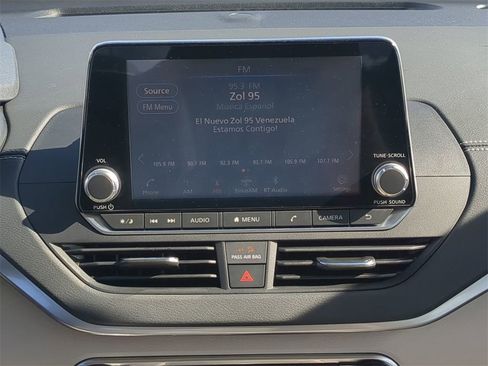 Used 2021 Nissan Altima 2.5 SV w/ SV Premium Package image 18