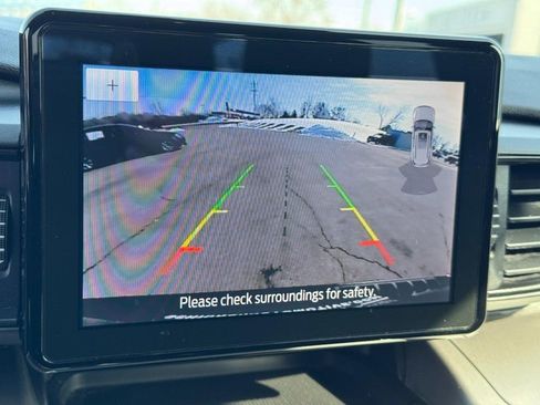 Used 2022 Ford Explorer XLT image 22