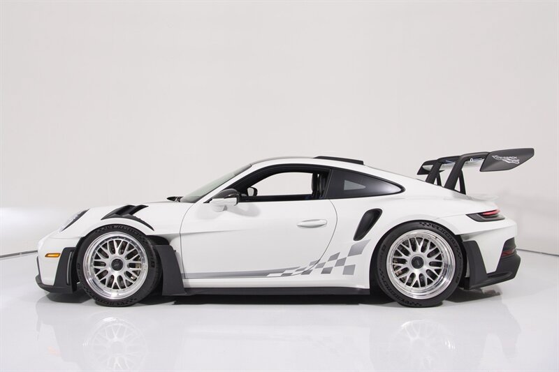Used 2024 Porsche 911 GT3 RS RWD image 5