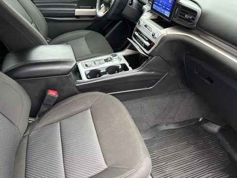 Used 2022 Ford Explorer XLT image 41