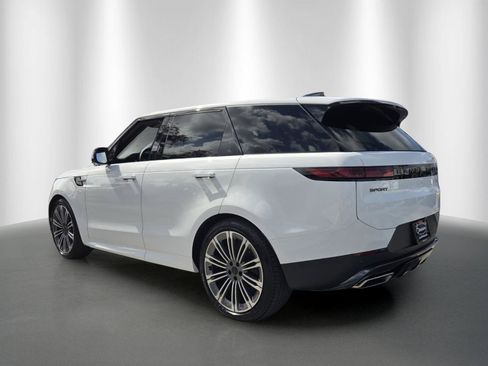 Used 2026 Land Rover Range Rover Sport SE AWD/4WD image 5