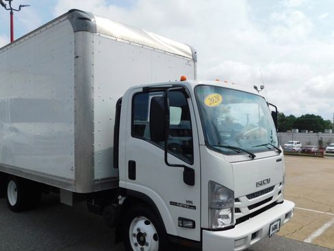 Used 2020 Isuzu NPR image 1