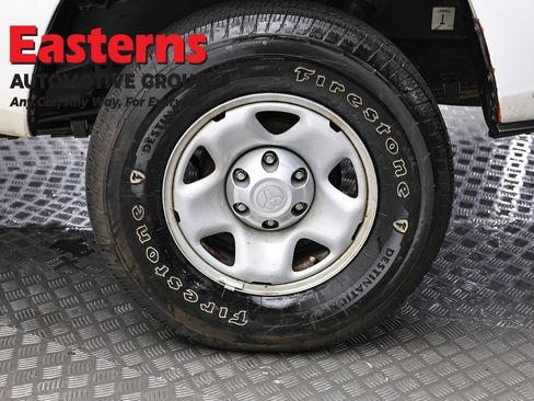 Used 2018 Toyota Tacoma SR RWD image 8
