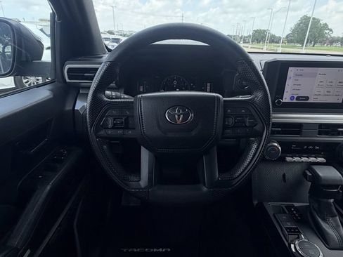 Used 2024 Toyota Tacoma SR5 AWD/4WD image 15