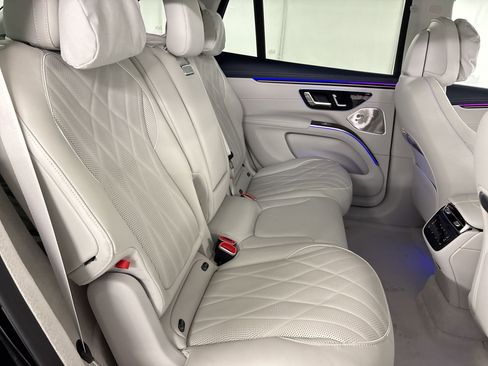 New 2026 Mercedes-Benz EQS 550 4MATIC SUV image 29