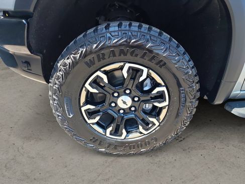 Certified 2024 Chevrolet Silverado 1500 ZR2 w/ Technology Package AWD/4WD image 9