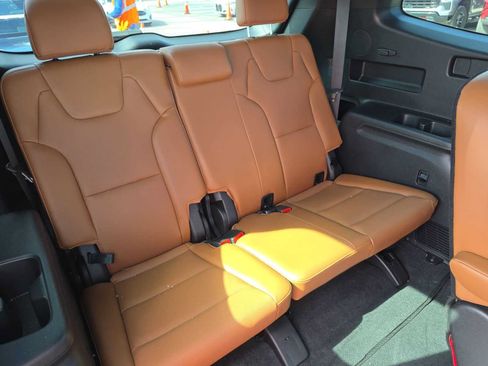 Used 2024 Kia Telluride EX X-Line AWD/4WD image 19
