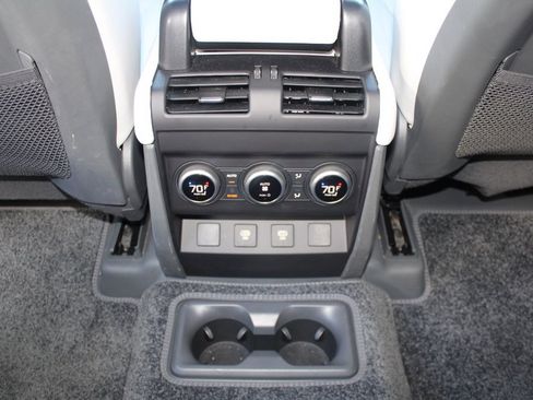 Certified 2025 Land Rover Defender 130 X-Dynamic SE image 40