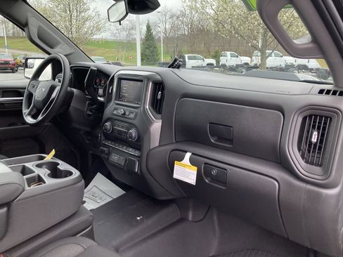 Used 2024 Chevrolet Silverado 1500 Custom Trail Boss w/ LPO, Dark Essentials Package image 17