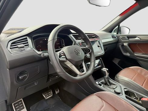 Used 2022 Volkswagen Tiguan SEL R-Line AWD/4WD image 9
