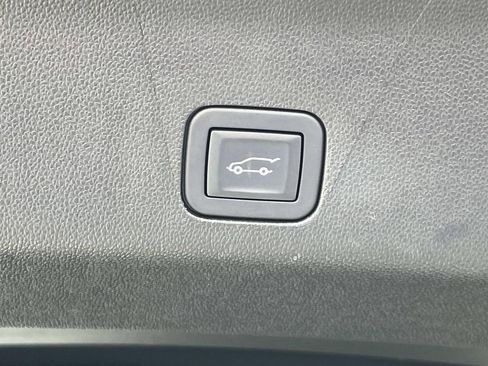 Certified 2025 Cadillac Escalade Sport Platinum image 13