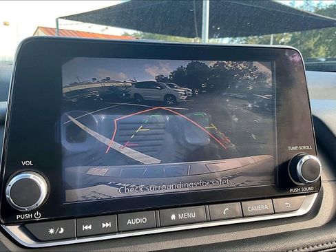 Used 2024 Nissan Rogue SV image 13