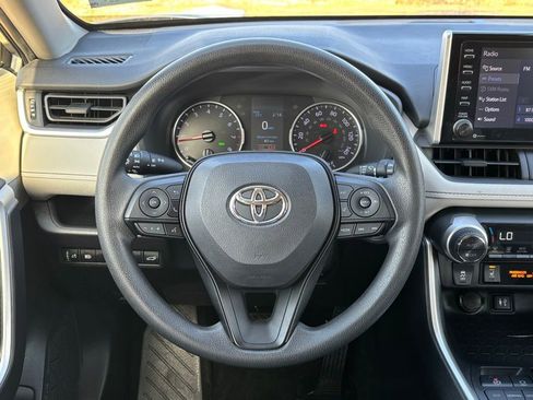 Used 2019 Toyota RAV4 XLE image 18
