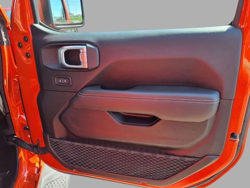 Used 2020 Jeep Gladiator Overland image 10