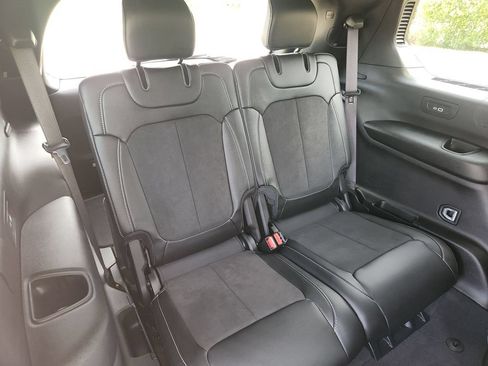 Used 2024 Jeep Grand Cherokee L Altitude RWD image 15