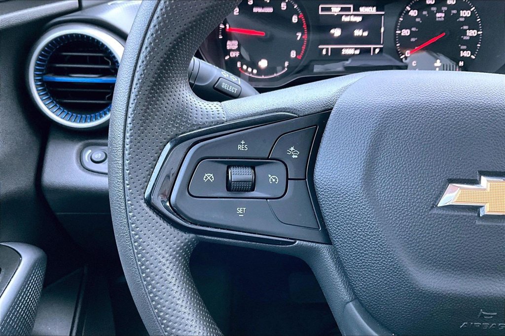 Used 2025 Chevrolet Trax LS w/ LS Convenience Package FWD image 20