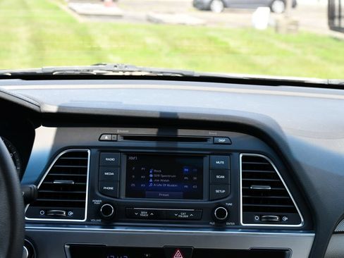 Used 2016 Hyundai Sonata SE FWD image 28