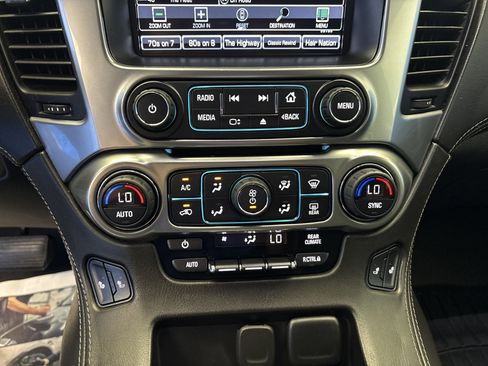 Used 2020 Chevrolet Suburban LT AWD/4WD image 21