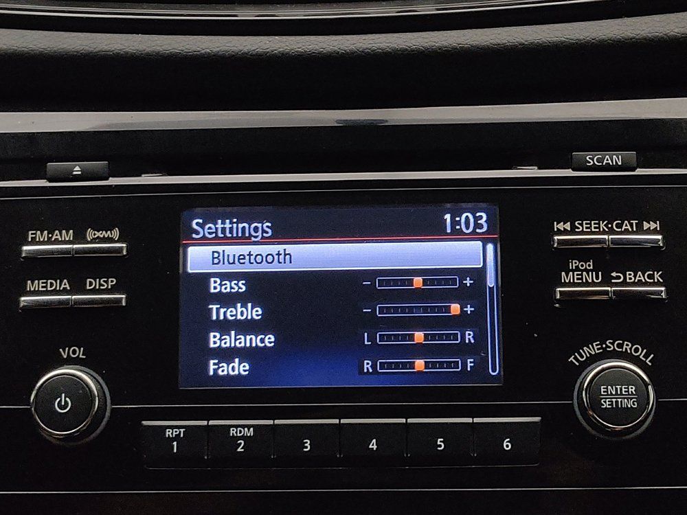 Used 2017 Nissan Rogue SV FWD image 25
