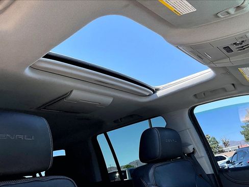 Used 2018 GMC Yukon XL Denali w/ Open Road Package RWD image 16
